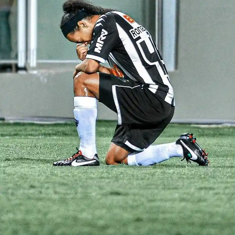 推动变革的 推动变革的