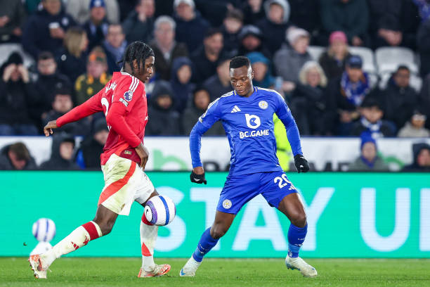 次聚餐中展 次聚餐中展